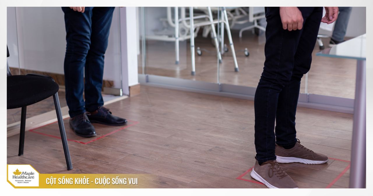 Quan sát kiểm tra trước gương