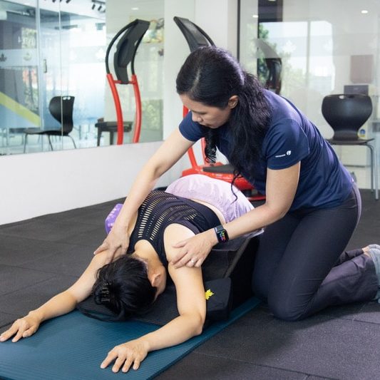 chi-luyen-tap-phuc-hoi-chuc-nang-cung-bac-si Quá trình chị Luyến tập phục hồi chức năng cùng bác sĩ Maple